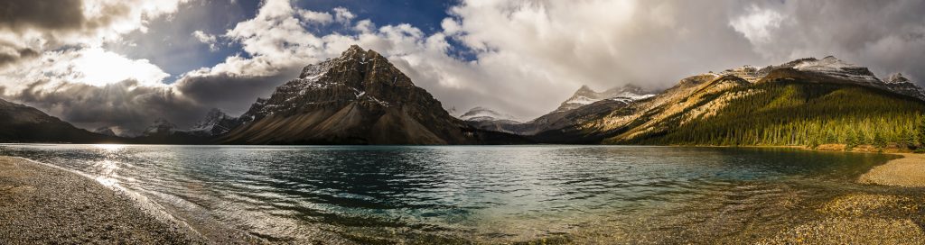 Autumn panorama at Bow Lake in the Rocky Mountains near Banff on the Icefields Parkway, Alberta, Canada